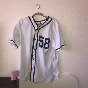 H&M men’s/unisex baseball tee